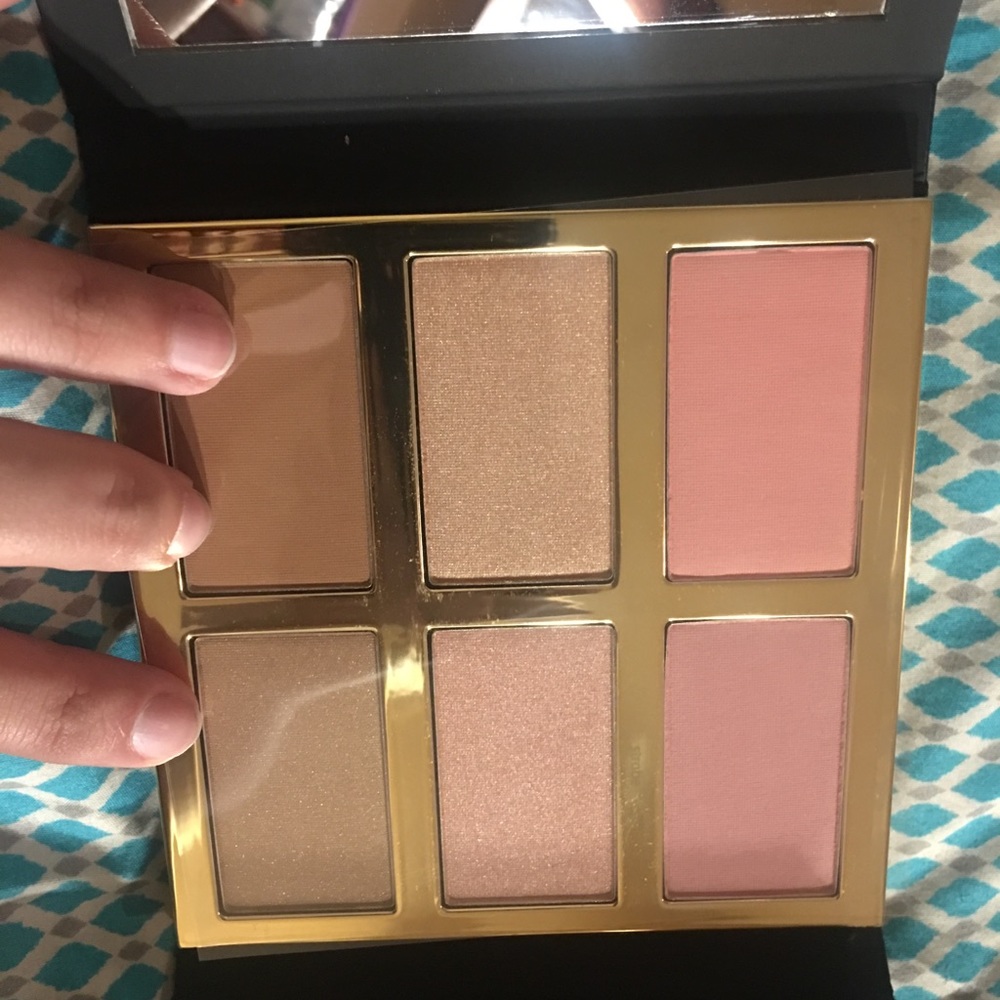 Cosmetics - Picture 6 of 8